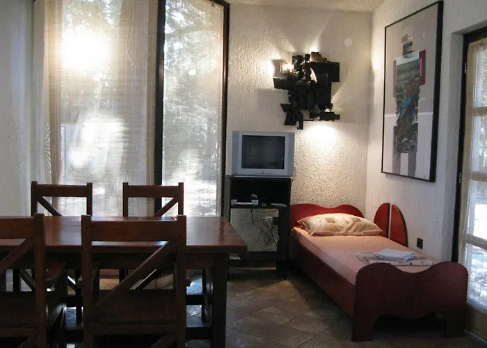 Apartment Art Opacic *